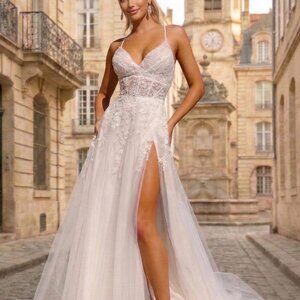 WHITE WEDDING DRESS, NEW LONG BRIDAL GOWN CHURCH DESTINATION RECEPTION CEREMONY